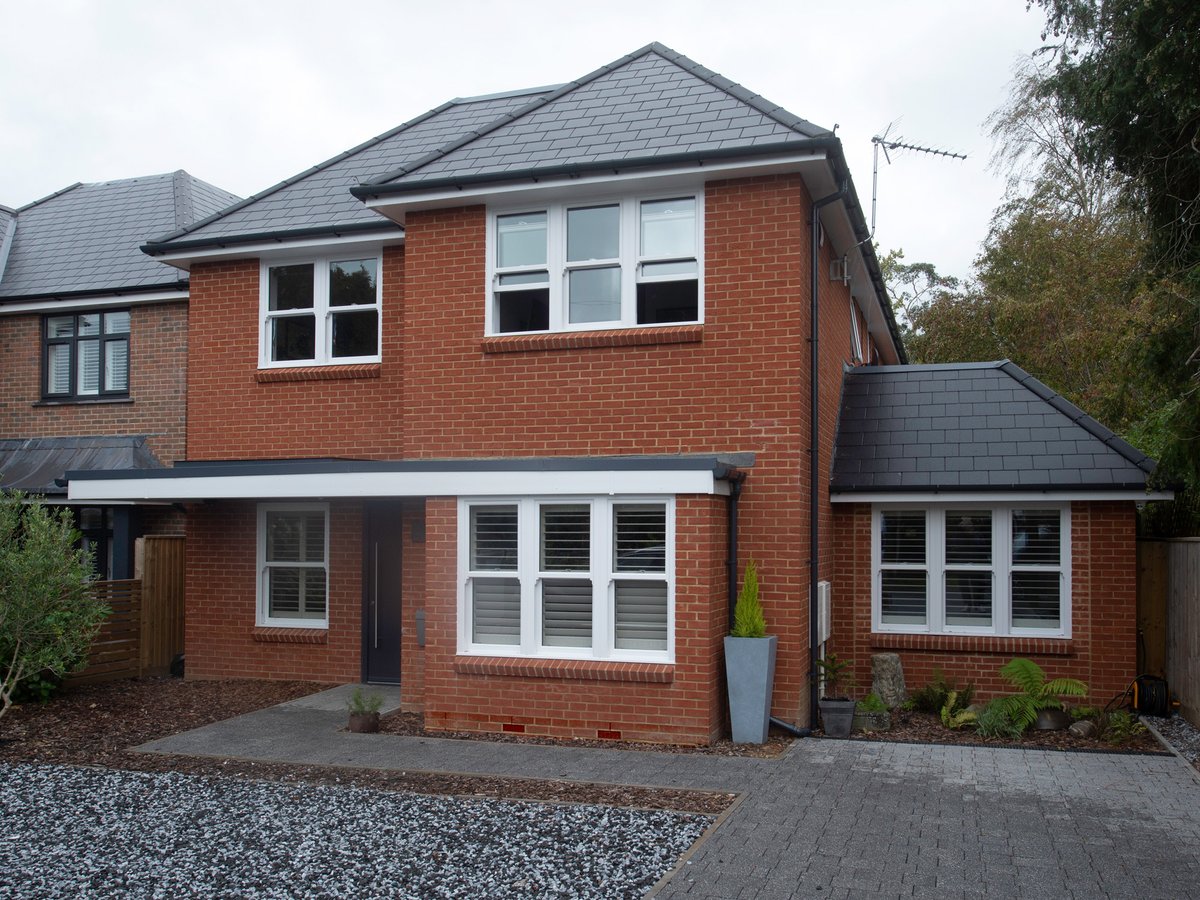 The final nominations for Britain's Best Architect or Designer in the #BuildItAwards 2020!  ✨🏆

Voting is now open... self-build.co.uk/vote-for-brita…

<a href="/ARCO2Arch/">ARCO2 Architecture</a> 
<a href="/chewtonbespoke/">Chewton Bespoke Home</a> 
<a href="/greenspacearch/">Greenspace Architects</a> 

Category sponsor: <a href="/KloeberUKLtd/">KloeberUKLtd</a>