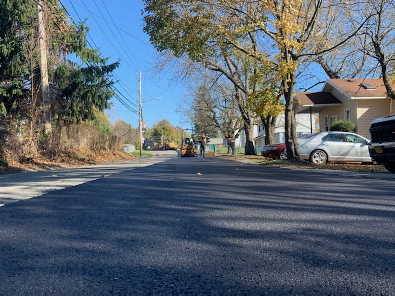 RensCoHighway's tweet photo. Crews busy paving Mountain View CR142 today. https://t.co/5o51hehZ4x