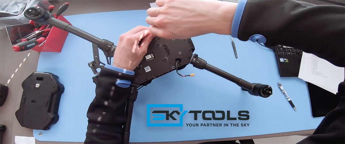 DronewatchNL's tweet image. Ben jij - of ken jij - iemand die handig is met drones en die het team van #Skytools wil komen versterken? Check dan deze #vacature voor een Medewerker Technische Ondersteuning! dronewatch.nl/vacature/medew… #adv