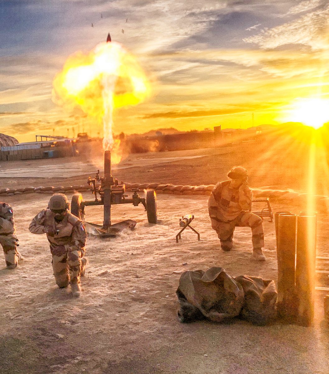 armeedeTerre's tweet image. #JeudiPhoto ☀️ Malgré l'orage et le tonnerre, la journée risque d'être belle pour les artilleurs du #3RAMa 💥

📸 Alexandre B.