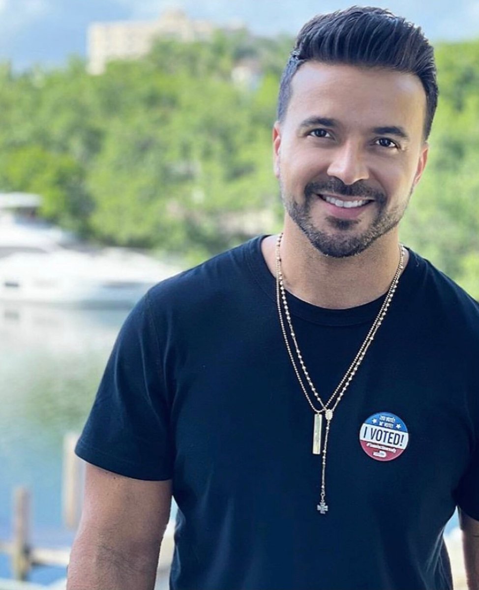 ¡HOLA! R.D. tweet media