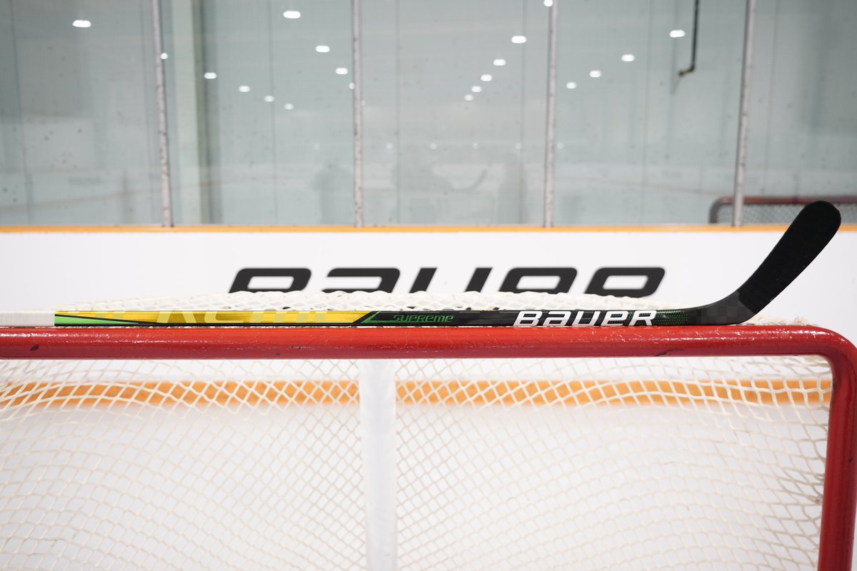 BauerHockey's tweet photo. To #BeSUPREME in today's game, you need to be agile. Sonic Taper technology allowed us to build a Supreme stick that weighs the same as the #FlyLite.
Learn more about the #UltraSonic at https://t.co/HUc2Ptdwa7! https://t.co/j1htHbhrV2