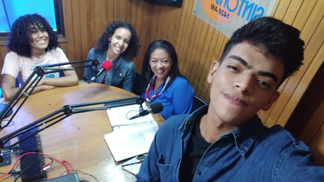 mffestival2020's tweet photo. Gracias por la gran experiencia @super_romantica y por el apoyo que nos brindarón en este #MusicalFriday2020
Y a nuestros compañeros por dar esa gran presentación. 🤩💃
#Super_Romantica 89.5
#festival
#IUTA https://t.co/MywqWUrfwQ