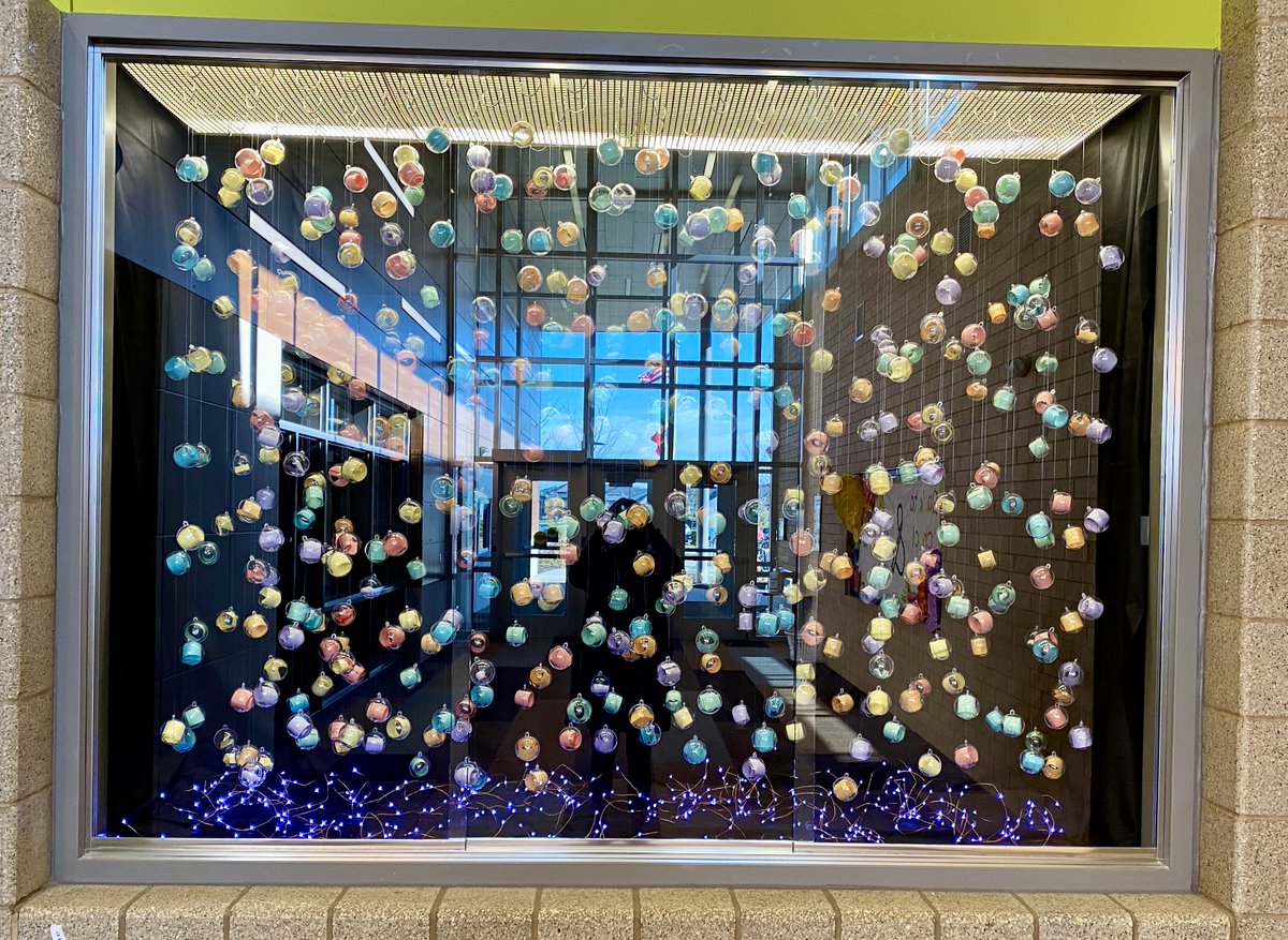 Mrs_Jansonius's tweet photo. Our school-wide Hopes and Dreams display! #responsiveclassroom #waukthetalk https://t.co/KD8NotmwF7