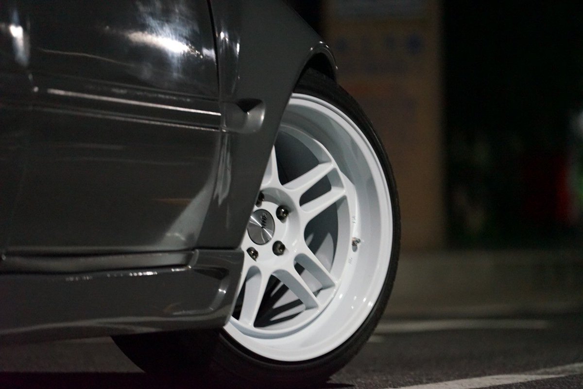 R8M5Y3's tweet photo. サーキットだけじゃなくどこでも似合ってしまうホイールがエモい…🤤
#MAQs #WHEELS #TS05
@MAQsJapan https://t.co/jChUQE2M4z