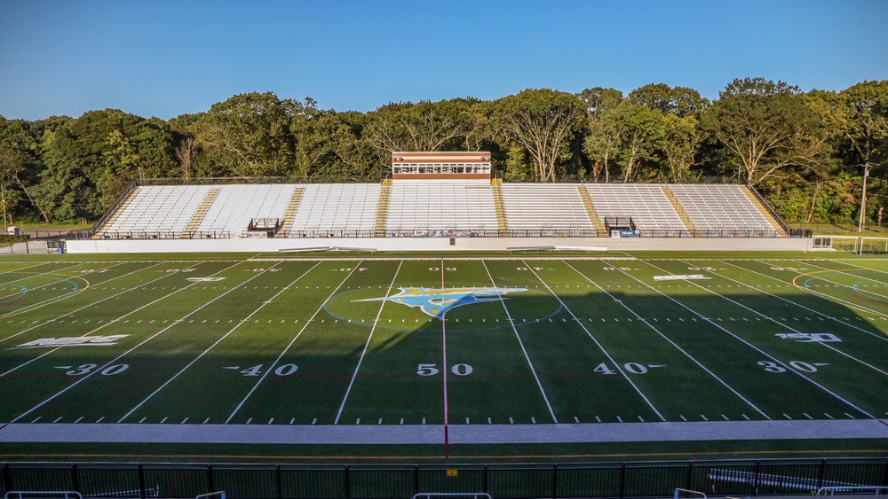 elijah_hoskin's tweet photo. Blessed to receive a D1 PWO offer from Long Island University @LIUSharksFB @CoachRagonesi @FBCoachCollins @CoachBsmith_ @CycloneEV @CoachP_eterson #FinsUp #Time2sw1m 🦈🟡⚪️ https://t.co/13bbo370St