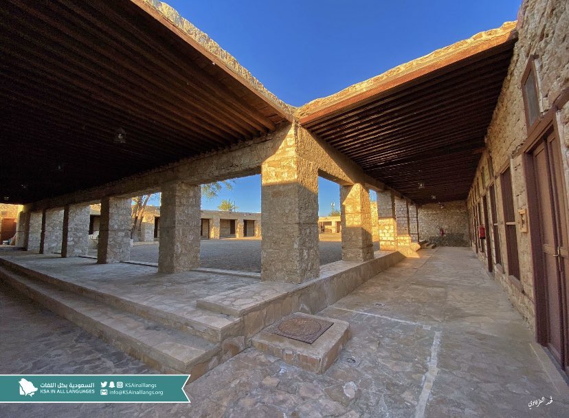 KSAinFR's tweet photo. Le château de roi abdulaziz est un symbole historique lié au roi abdulaziz « le fondateur du royaume » à Duba, ce château raconte des histoires de la civilisation de la région.
#KSAinallLangs
#ArabieSaoudite https://t.co/GnZWfLyCST
