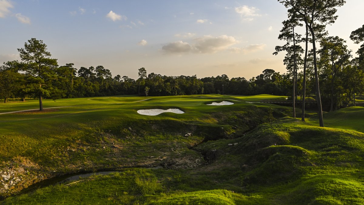 PGATour's tweet photo. The heart and soul of Houston golf: Memorial Park. ⛳️ https://t.co/bwSYsrNOU9