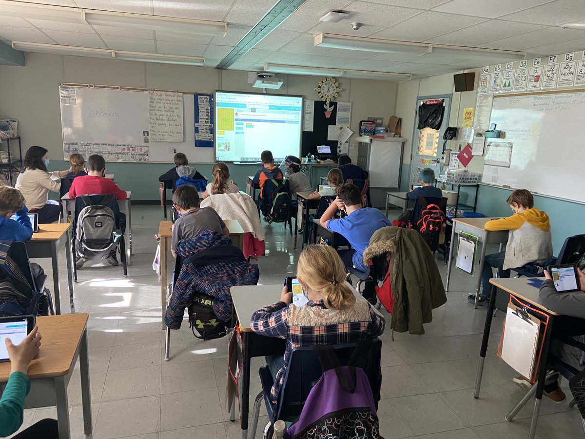 Lauren_Hut_SEO's tweet image. codeorg: RT @moira_mclelland: @HNM_Marysville grade 3/4 students began their coding journey today #littlecoder #math @codeorg