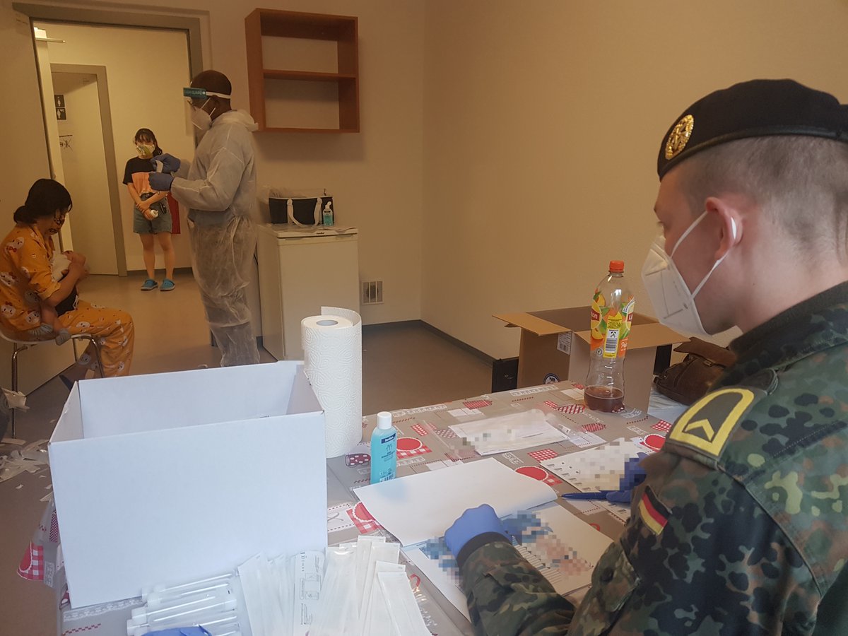 COM_SeeBtl's tweet image. Im Kampf gegen #Corona unterstützt auch das @Seebataillon tatkräftig. Im gesamten Oktober leisteten dauerhaft 31 Seesoldaten aus allen Kompanien #Amtshilfe bei den Gesundheitsämtern in Berlin. #WIRSINDMARINE #FuerEuchGemeinsamStark #StrongerTogether