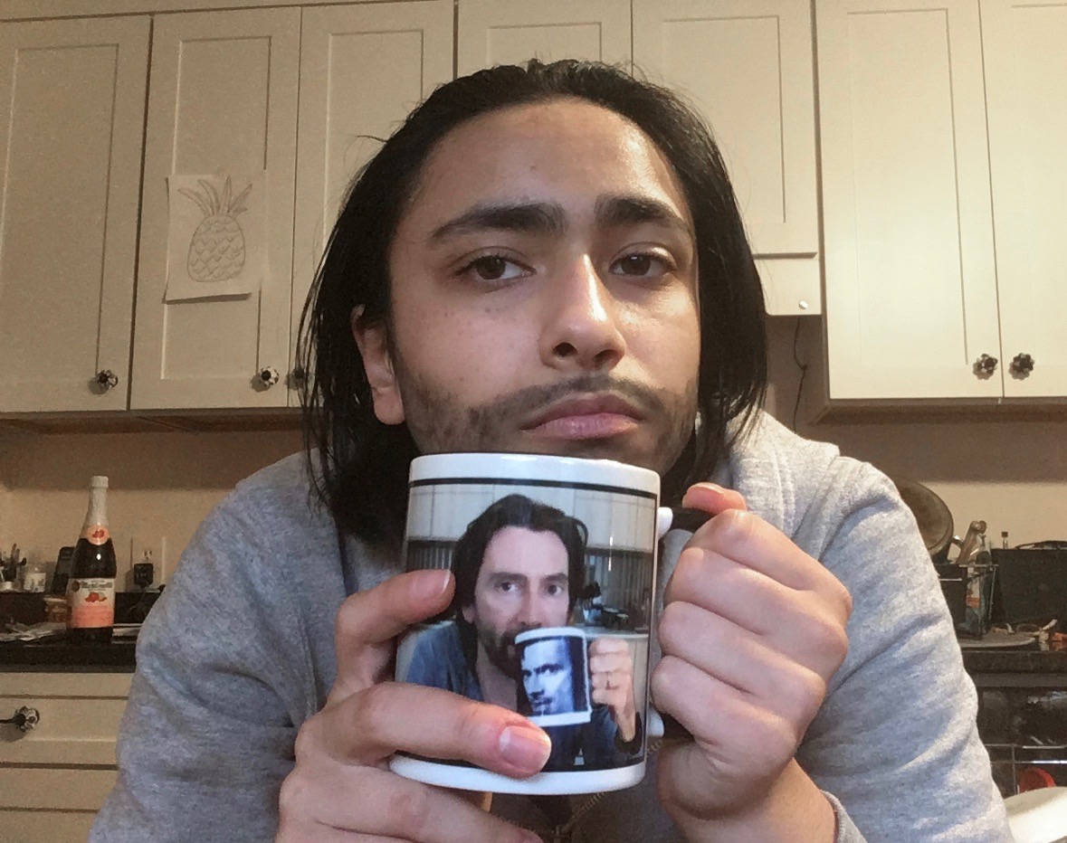 rkegdavid's tweet photo. Everything's a bit bleak right now, so here's my #Staged cosplay because it makes me happy
@georgiaEtennant @staged2020 @SimonEvans25 how'd I do? #mugception https://t.co/cqQbcSTnVW