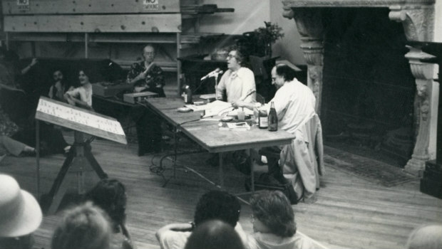 AidaBSanchez's tweet photo. 'Nos lo inventamos todo' | Creación poética y libertad expresiva #AllenGinsberg y #KennethKoch, con #RonPadgett. Por @israelparedes78 @revistadeletras https://t.co/bO70pxo4tI https://t.co/ivlbU2IuTI