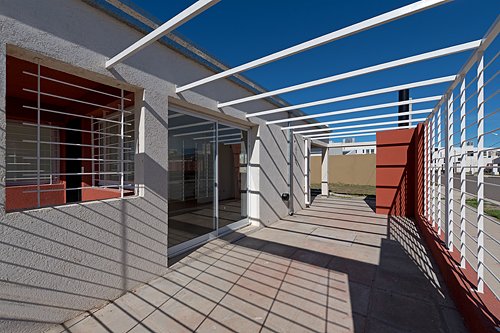 Periolance's tweet image. Mientras pululan usurpaciones, suben alquileres, se profundiza la crisis ni @alferdez @Kicillofok @JoseLuisZara dan respuestas a los 165 beneficiarios del @Procrear que esperan ocupar sus casas hace tres años. Reeditan la #inutilidad de la gestión de @mauriciomacri @mariuvidal