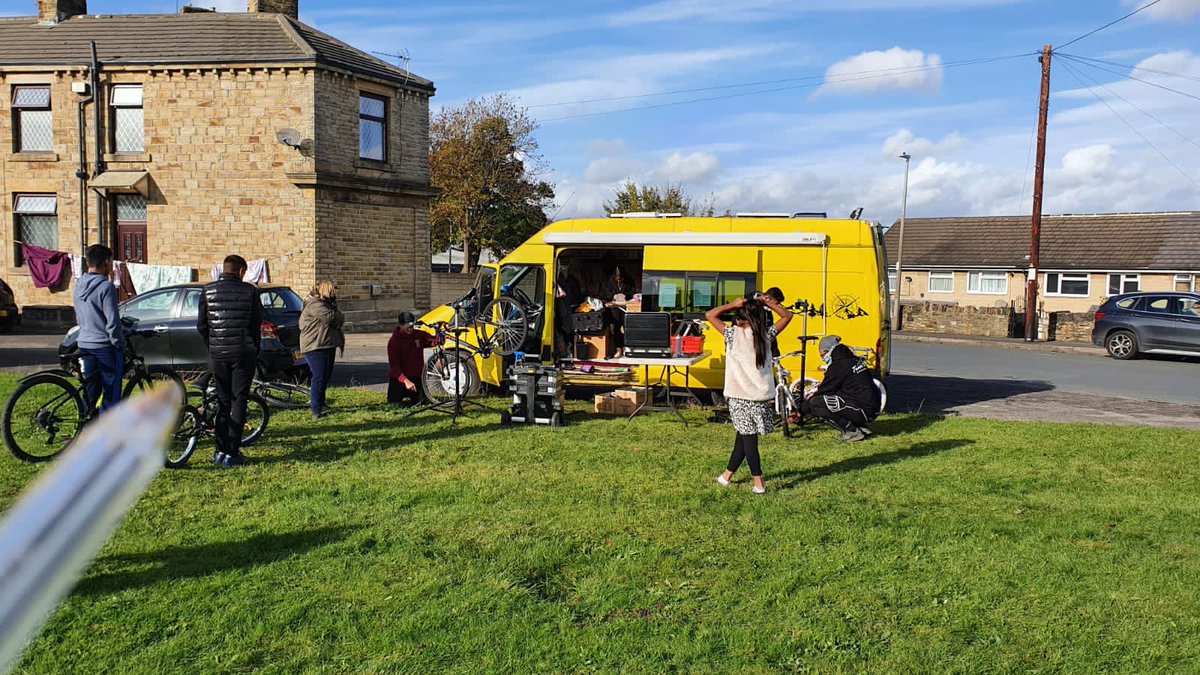 teamRIDE1's tweet photo. Got lucky with the #weather on today’s Dr Bike session. Finished just before the rain came. A #busy session that couldn’t be delivered without our amazing #volunteers

More #bikes #PumpedUpToCycle and safety checked for the #winter 
#MilesOfSmiles #BeyondBikes 
#dewsbury #cycle https://t.co/4q3TOMhrC2