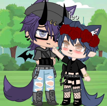 Adamwar63143683's tweet photo. in the first pic is Aaron and Leo and on the second pic is Aaron Leo and there child Matthew (rp ocs) 💕♥️ https://t.co/H7XT3OWJum