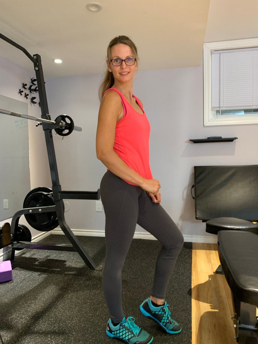 Happy Hump Day!

Today's a good day to work that 🍑so pick a few #gluteexercises and get to work!

★Loaded hip thrusts
★ Single leg feet elevated hip thrusts
★ Side lying hip raises
★ Sumo walks
★Extended range abductions
★Banded kickbacks

#glutes #WednesdayMotivation