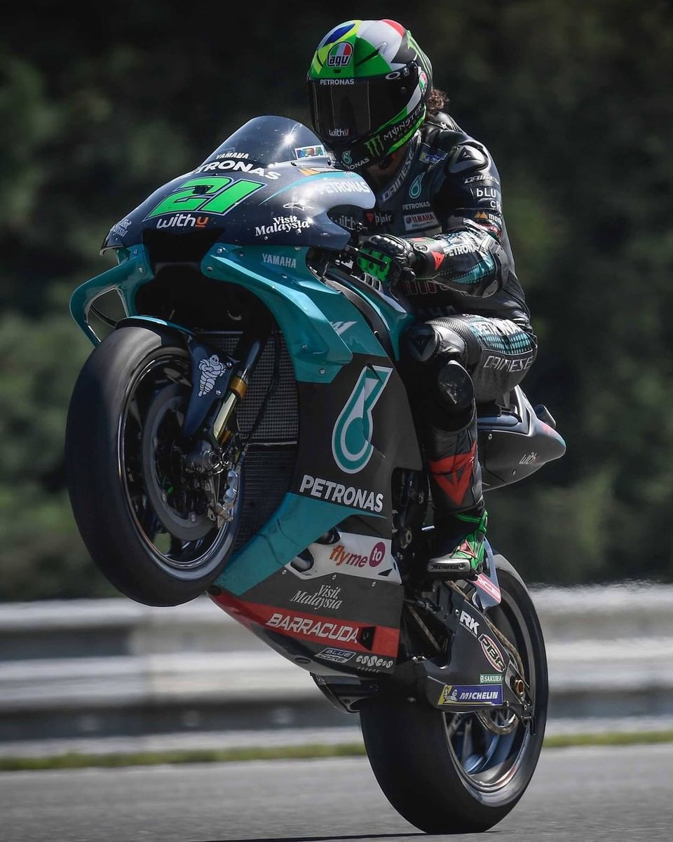 FandomPay's tweet image. Happy #WheelieWednesday 🏍️ from the #AlcanizGP race winner @FrankyMorbido12 🏆

 #repost @MotoGP #MotoGP #wheelie #FM21