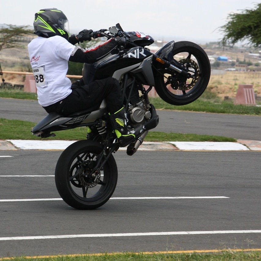 bethmobilityke's tweet photo. Popping wheelie Wednesdays on the CFMoto 250NK😎
#bethmobility
#cfmoto250nk
#playtowin
#experiencemoretogether
#wheelie
#bikersofinstagram
#bikersinkenya https://t.co/VKIIgUiJ85