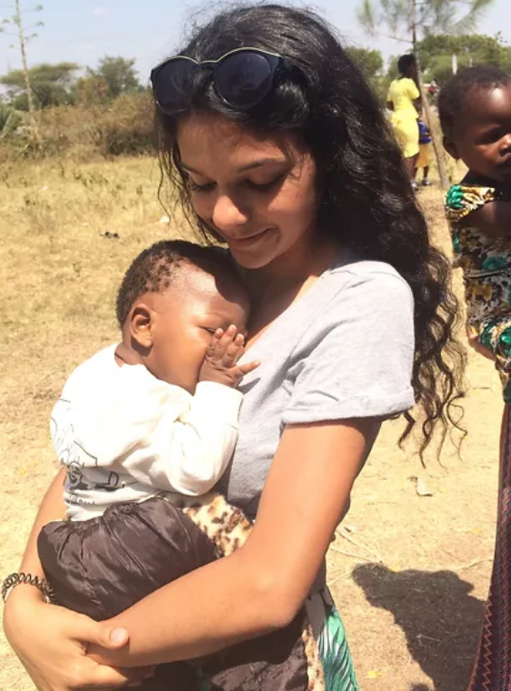 EyeScreenApp's tweet photo. Sarah, a midwifery student at @AngliaRuskin, told us how Eye Screen taught her to recognise abnormalities and learn when to seek help- "Eye Screen gave me the confidence to speak up when something wasn't right." https://t.co/eX97rNpcA3 https://t.co/x0enapNwuM