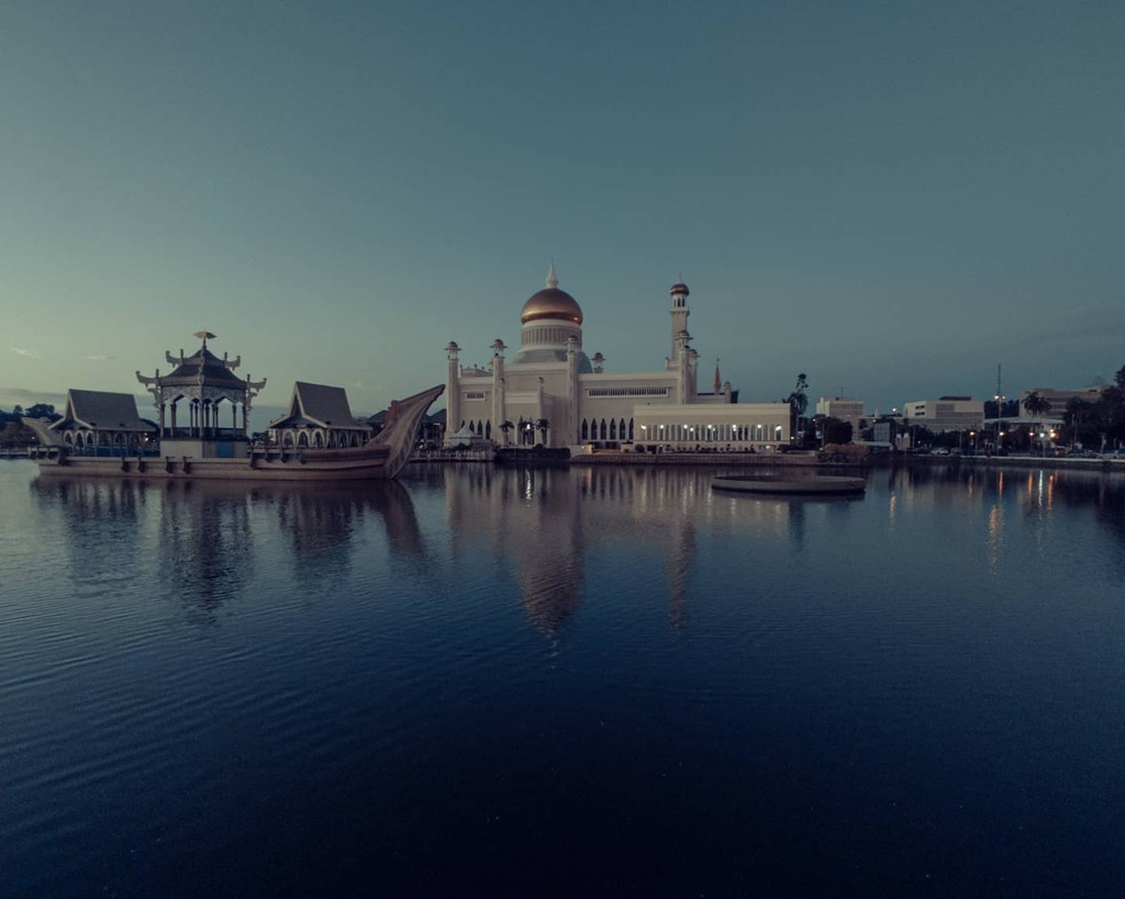abimardhy's tweet photo. Rabiulawal in it was a day, He came to this world to show us the way.
صلى الله عليه وآله وسلم 💕

#Alhamdulillah #photography #landscape
#mosque #redmi #blessed #newnormal #photocinematica #microblog #love #islam #mawlid #shotonphone #cineandcolor #ae… https://t.co/wdaE0SP7BW https://t.co/ChHed3FNsu
