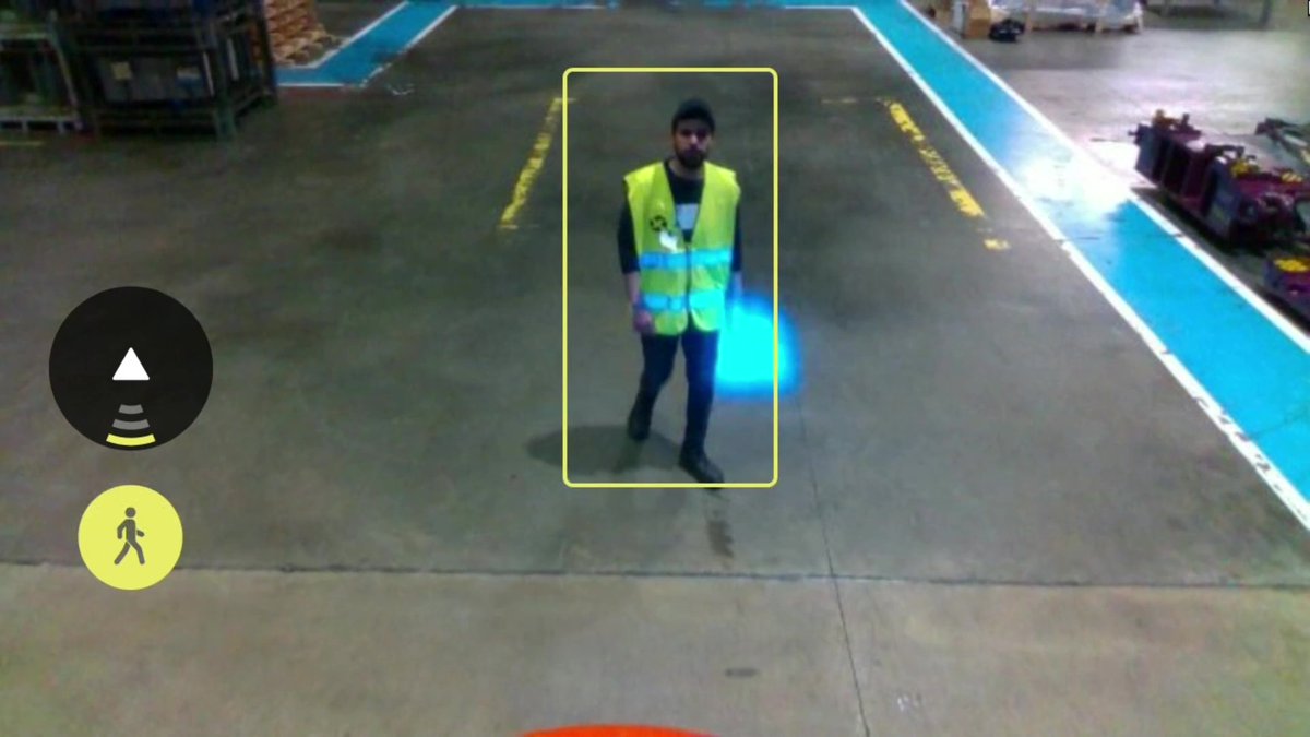 𝗗𝗿𝗶𝘃𝗼𝘅® 𝗦𝗲𝗰𝘂𝗿𝗶𝘁𝘆 displays visual alerts in yellow, orange and red and sound alerts at different levels of intensity according to the proximity between the person and the vehicle. #neuralnetworks #AI #industrialvehicles
xesolinnovation.com