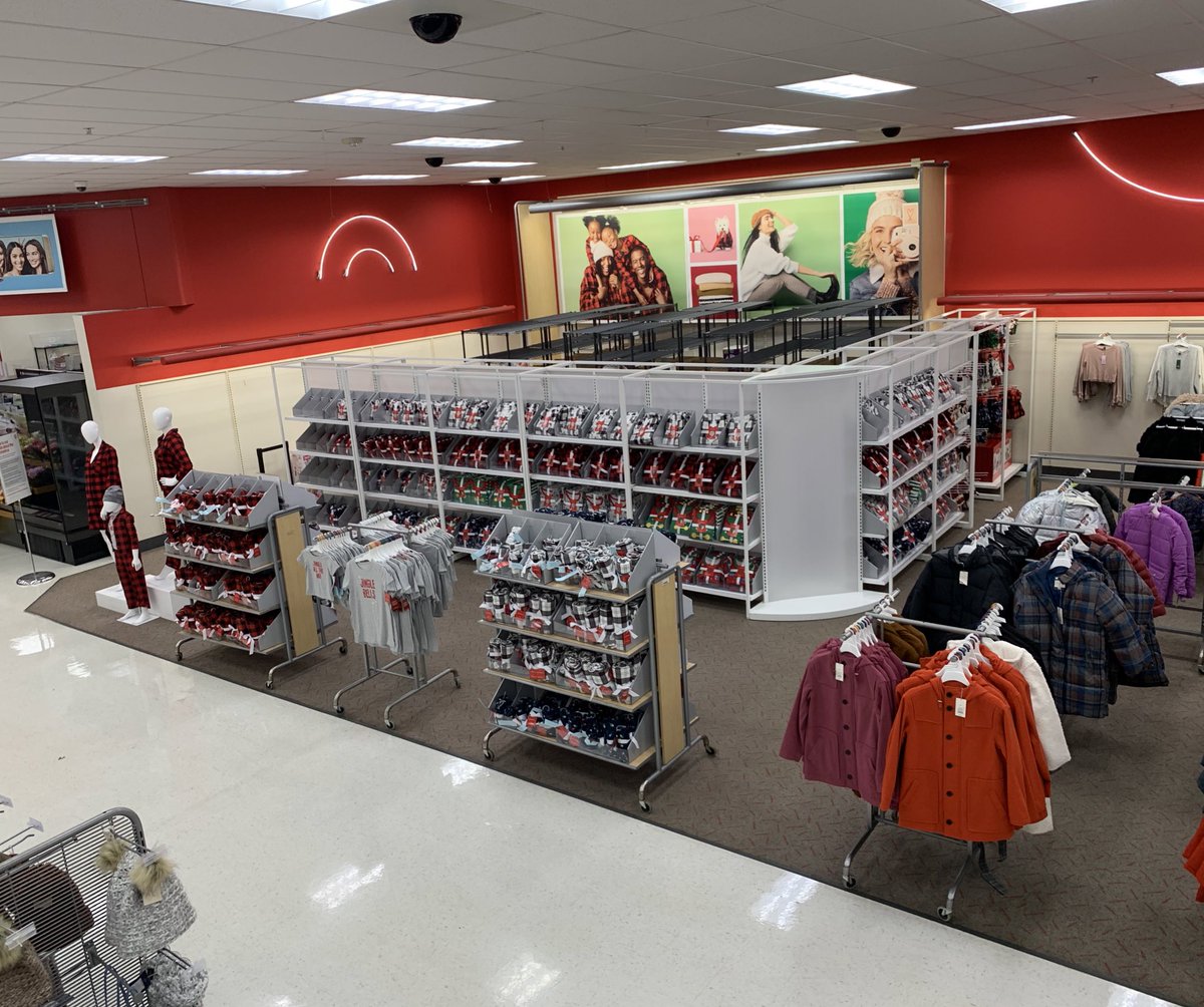 ChelseyWit11's tweet photo. Family sleep β
2330 is ready to dominate Q4!
@elainequitos @HarlingMorgan
#HolidaysatTarget https://t.co/ZNgodbYXWw