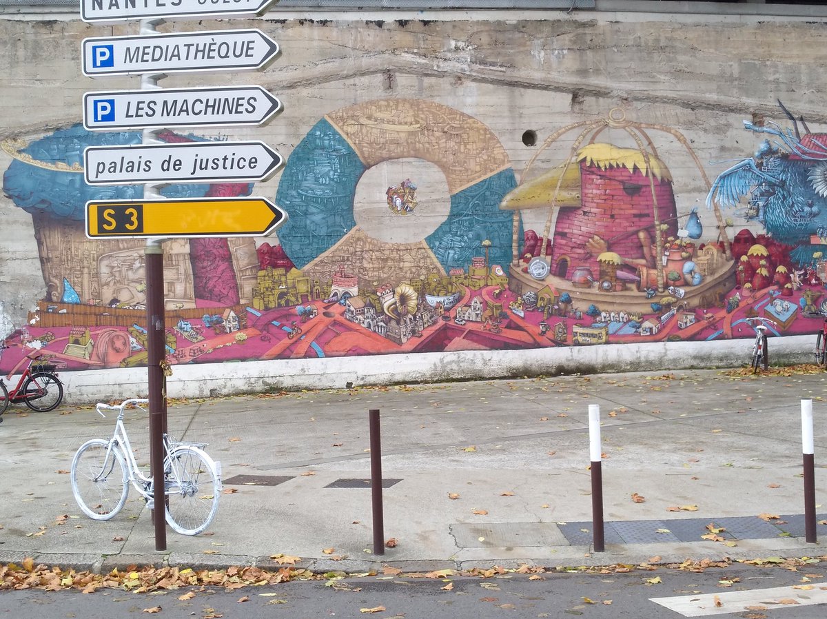 #nantes, angle du boulevard Léon Bureau et boulevard de la Prairie aux Ducs. 
#ghostbike