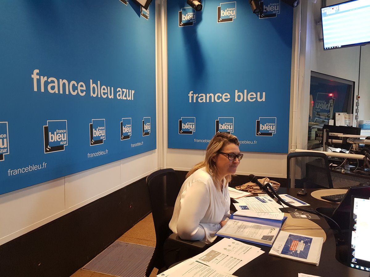 🔴 Ce matin Alexandra Fick, chargée de mission à la direction Territoriale de Pôle emploi a répondu à Thierry Mesnage sur @francebleuazur. En question la #formation, les Places de l'emploi, zoom sur le secteur de la #santé et les besoins du secteur. #PRIC #emploi #seformer