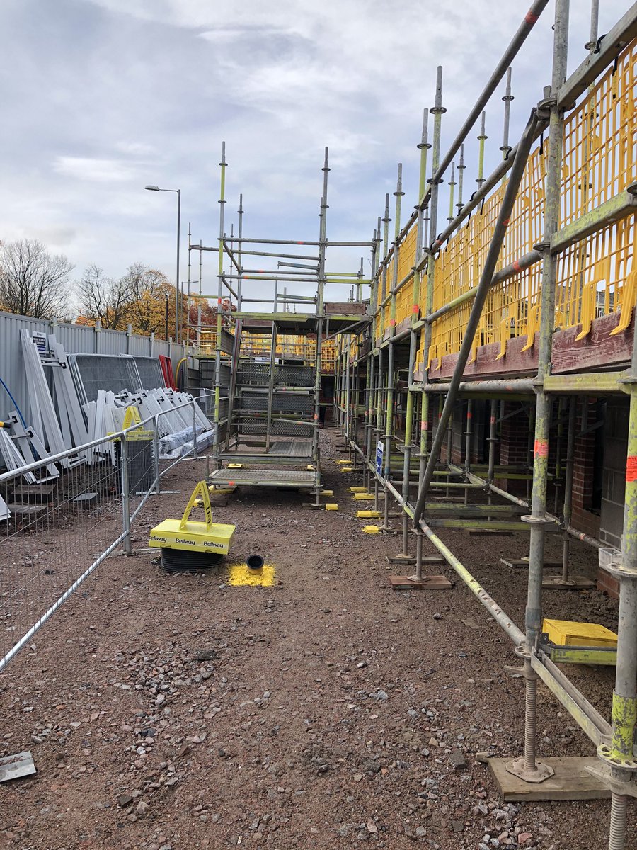 BSLSystemsLtd's tweet photo. Williamson Place, Liverpool looking very Smart, even in the bad weather, wish all sites where this good https://t.co/WRTW8psJhk