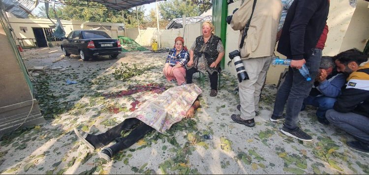 Tüm dünya sussa da
BİZ SUSMAYACAĞIZ!

Haklı davamız olan işgal edilmiş topraklarımızı, azad ederken terör devleti sivil halka saldırıyor.

#PrayForBarda 
#Barda
#BardaCity
#StopArmeniAggression 
#StopArmenianTerrorism