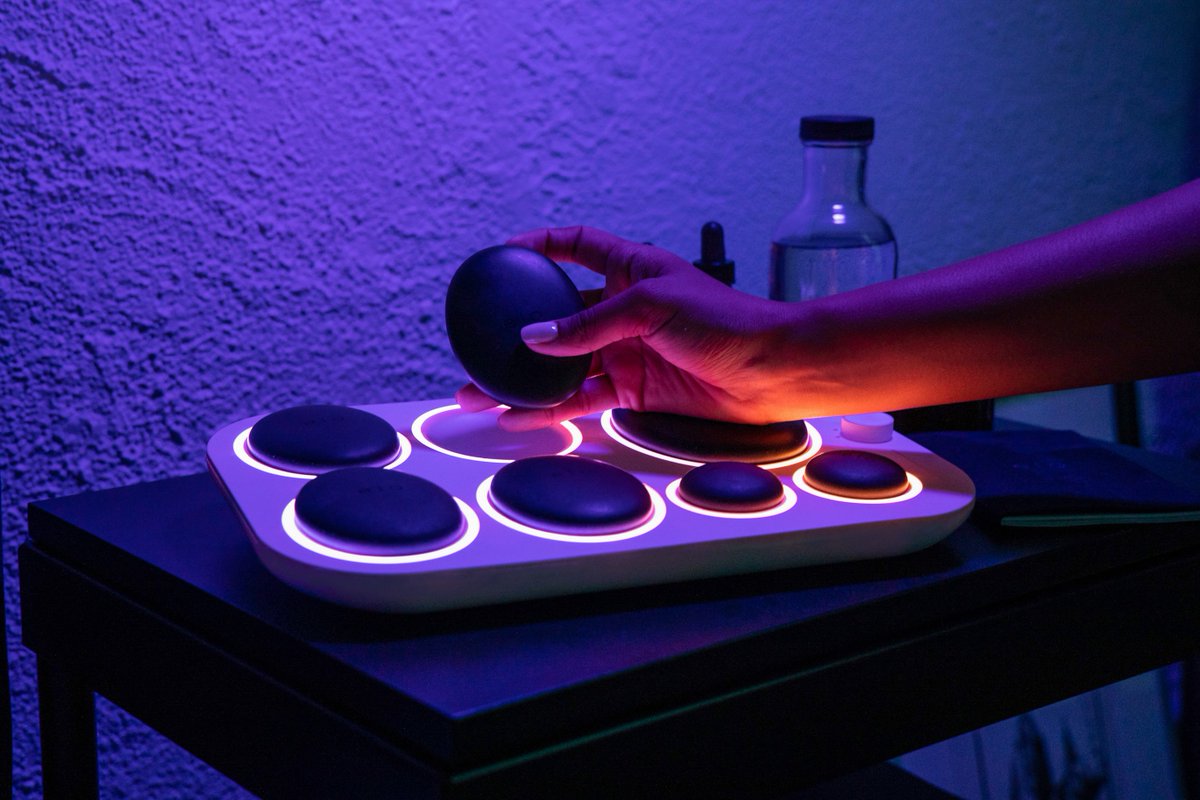 crowdfindly2's tweet photo. ELO is the ultimate home relaxation system!

Hot rocks specifically target sore muscles 💪

This relieves tension and reduces stress 😊

Purchase via link in bio and purchase from $279 on Kickstarter!

This account is closing soon - follow @Crowdfindly 

#relax #tech #kickstarter https://t.co/h8AsUhX4MM