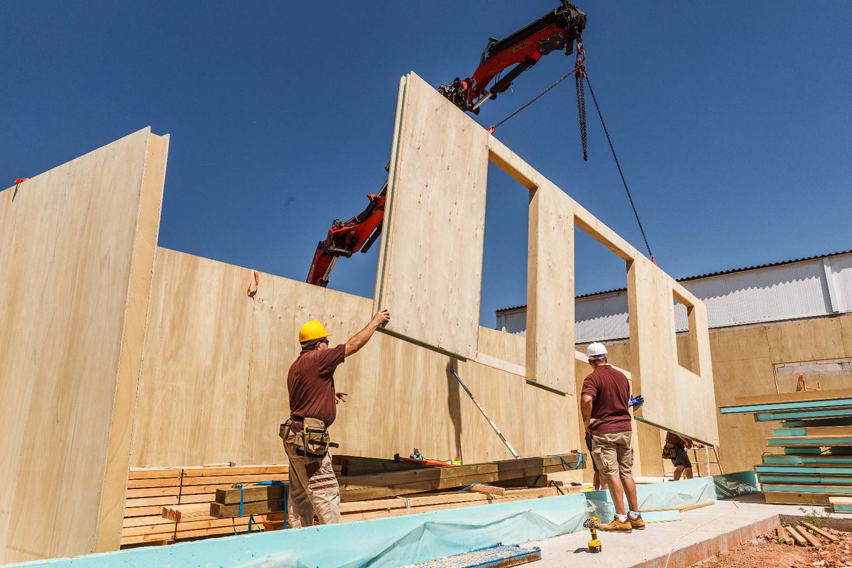 Jack in the Box Homes are made up of Thermosol Panels; a contemporary innovation of a SIP providing a great eco friendly solution for new build. Helping the UK meet and address its housing needs. #modularconstruction #modularhomes #affordablehousing #modularbuildings #futurehomes