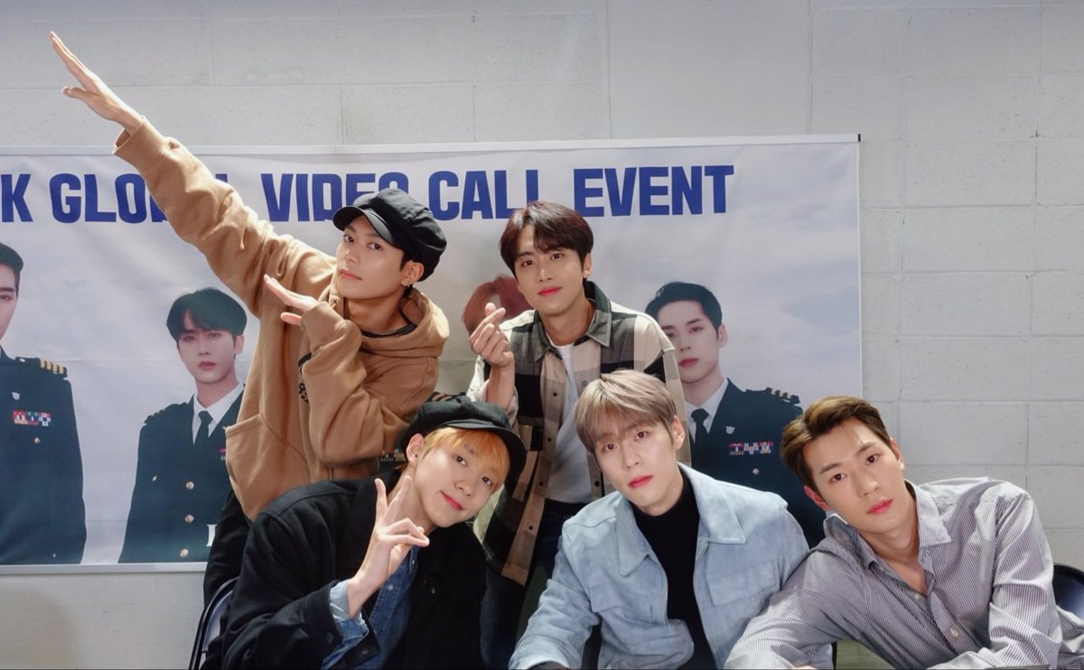 KNKOfficial220's tweet photo. 크나큰(KNK) 20.10.28 GLOBAL VIDEO CALL EVENT 📸

서함이의 생일에 함께해준
팅커벨 여러분들 고마워요🎉😊💜💙💚💛

#크나큰 #KNK
#KNKAIRLINE #RIDE https://t.co/dMRnJug2Le