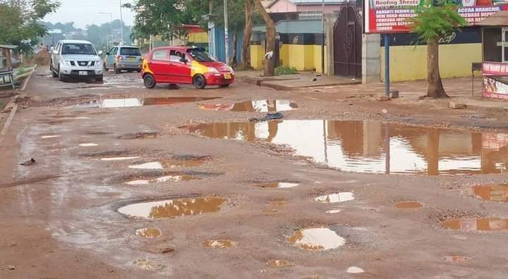 imredhunter_'s tweet photo. Akufo-addo year of #RoadsChallenge https://t.co/kX4PGxZy4i