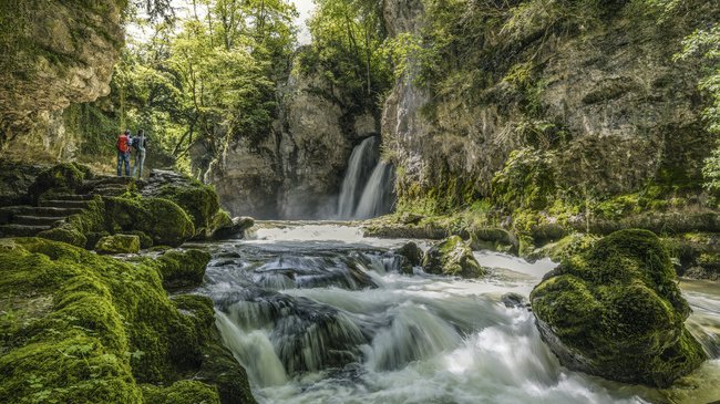 STMediaCH's tweet photo. Der Geheimtipp! Die "Coloradoschlucht" im #WaadtländerJura!
Das Flüsschen #Nozon hat sich bei #Romainmôtier ein tiefes Tobel mit Wasserfällen gegraben! Romantische Wanderwege!
@regionduleman @YverdonRegion
Wandervorschlag: https://t.co/K8lUDI01q5 https://t.co/uQoUstpgeM