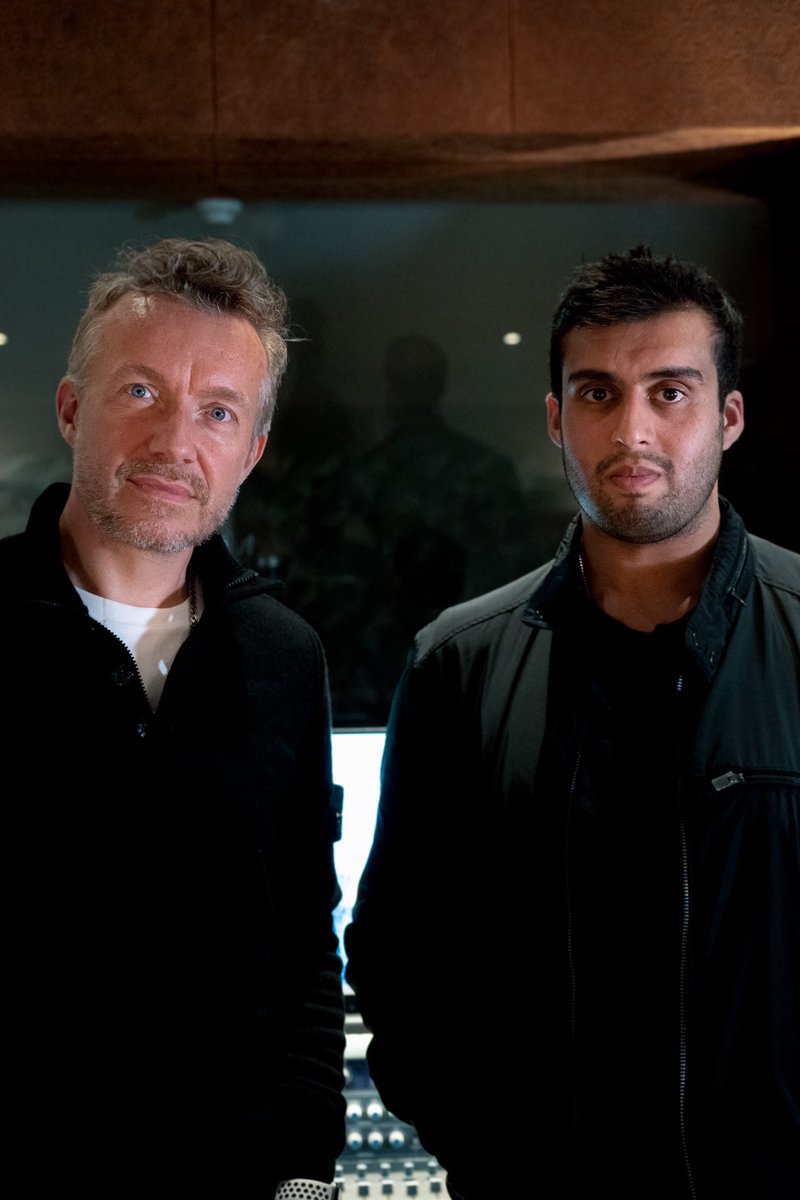 sunjaykohli's tweet photo. So humbled to release this. What an amazing talent and conversation 🙏🏾 @AAAPass_ with an icon, @frasertsmith (@thefutureutopia) out now on YouTube, Spotify, Apple Podcasts and @keakiemusic. 

Watch / Listen ➡️ https://t.co/xc2B7Rkowb

Article @NationBillions coming v soon 🖊 https://t.co/iqS1xexjCX