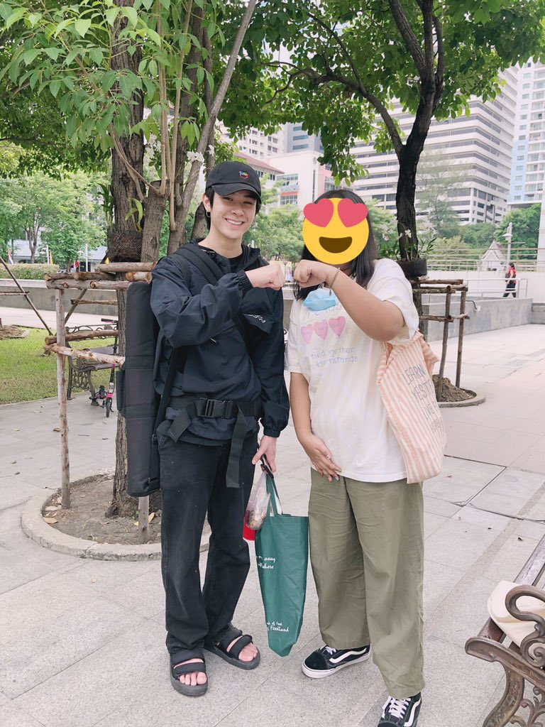 sivk_'s tweet photo. Trinity มีอยู่สองประเภท
ไม่พกอะไรเยอะ                แบกไปทั้งบ้าน
แต่งตัวสบายๆ https://t.co/JGDKo4qM2Q