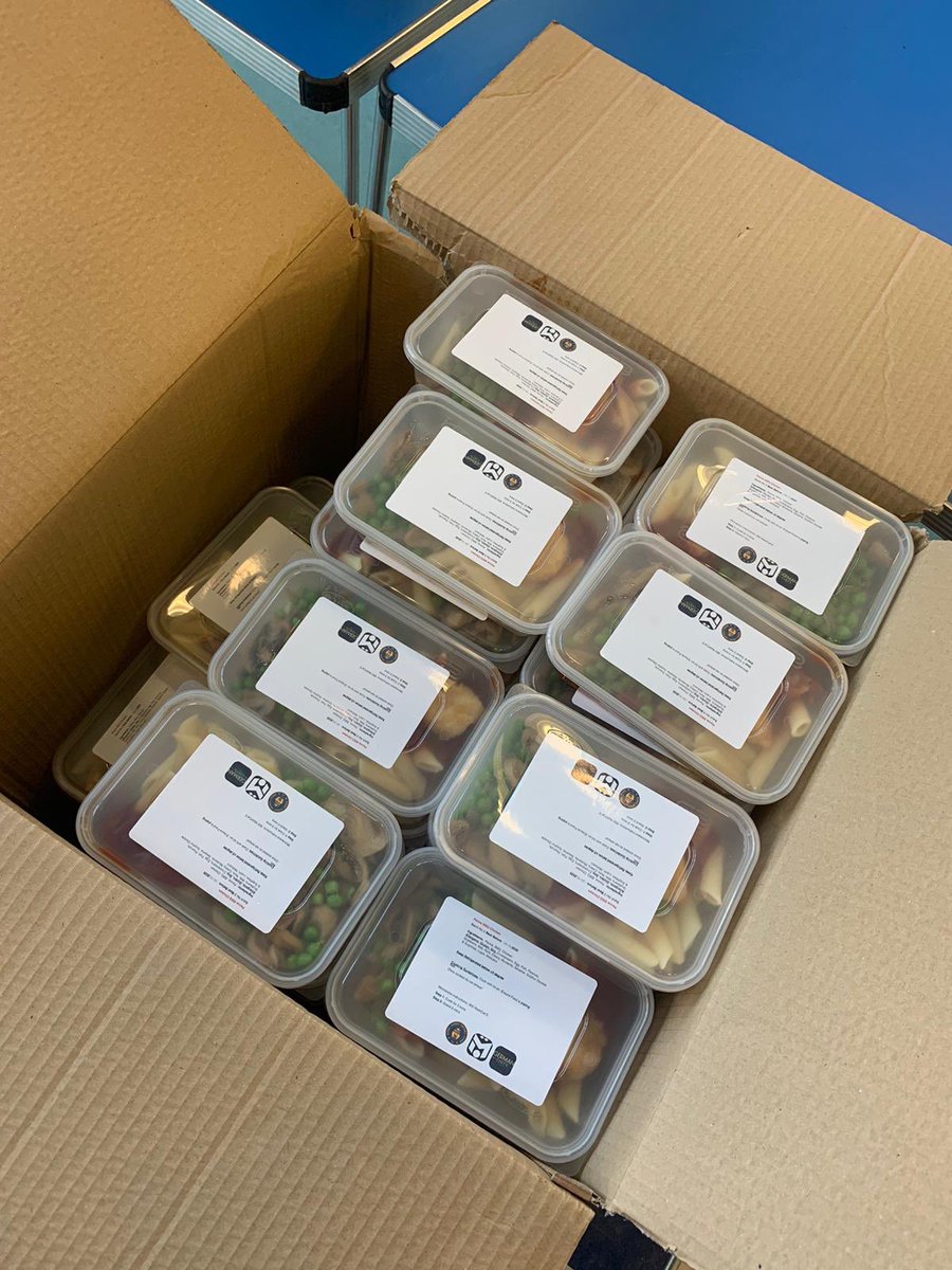 theorionschool's tweet image. Huge thanks to everyone involved in providing free school meals for local children @BarnetLeague @WillPairpoint @MesutOzil1088 Stefan Peppert. Our team of volunteers are at Orion again today @BYTProject 👏 @MarcusRashford