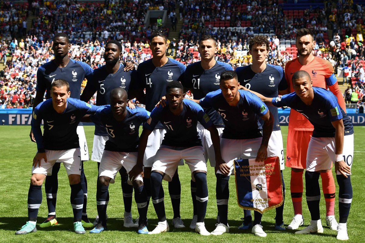 Le 16 juin 2018, à 12h00, l'Equipe de France dispute son premier match de la compétition face à l'Australie de Bert Van Marwijk.Exit Mendy et Sidibé, Deschamps décide de titulariser Pavard et Hernandez, alors que Tolisso se voit récompenser de ses bons matchs de préparation.