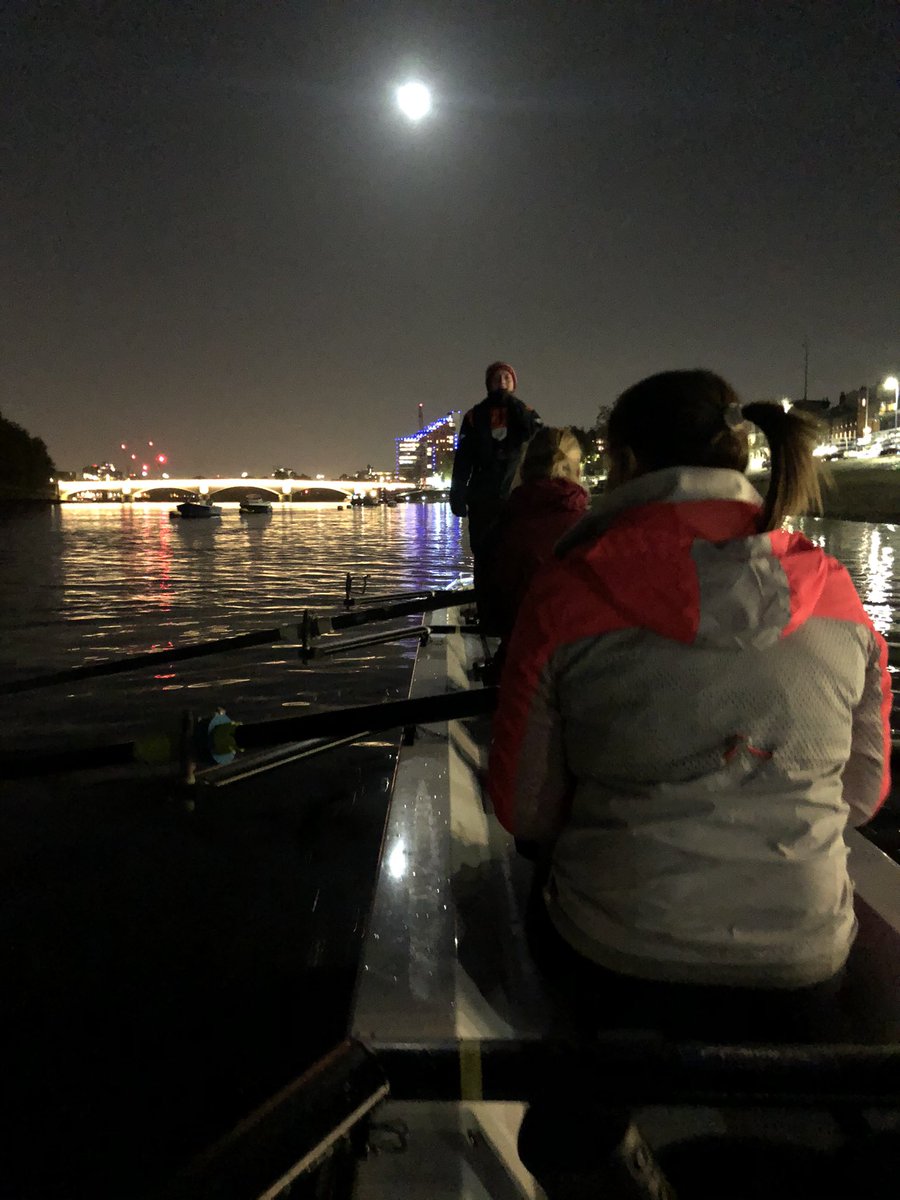 Last night JP and Em started level 2 sculling <a href="/TopRowTweet/">TopRow</a> on the Thames. For these ladies learning to row is a big part of their #TWAC2021 <a href="/ACampaigns/">Atlantic Campaigns</a> adventure and they are loving it! #LearningNeverStops #newskills #rowing #lifeisanadventure #moonlight