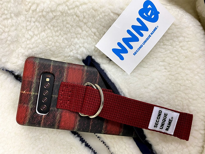 _SelectOption's tweet photo. これからの時期にピッタリなSUNCASEのご紹介です🍁洋服や毛布などの生地に似たFLANNEL COLLECTIONは秋冬のお洋服と合わせて持つとさらに可愛くオシャレになじみます🥰カラーも使いやすい5色からお選びいただけます‼️ #GalaxyS10 #Galaxyケース #スマホケース #SUNCASE #韓国 #ブランド https://t.co/Jo7Mkcz7Nx
