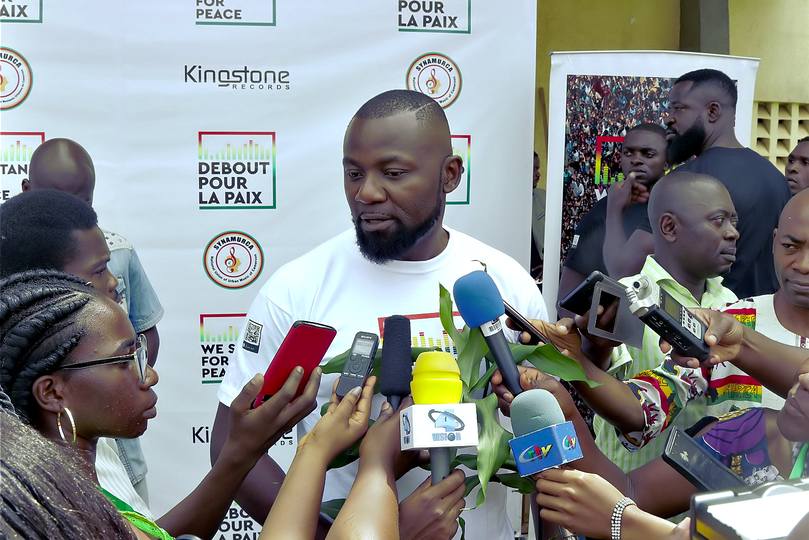 Regardez l'interview télévisé du Président de l'association #WeStandForPeace #DeboutPourLaPaix crée au #Cameroun en 2018 pour promouvoir la paix et le dialogue >> youtu.be/aeikabqu4BY #EndAnglophoneCrisis