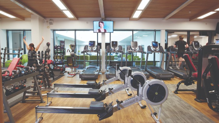 Gyms, fitness clubs and leisure facilities are revealed to have ‘extremely’ low levels of #Covid19 risk, according to the preliminary findings of a new study from <a href="/SHU_AWRC/">Advanced Wellbeing Research Centre</a> &amp; <a href="/urjc/">URJC</a> 

Read more 👉 bit.ly/35KwQgp

#fitness #gym #research