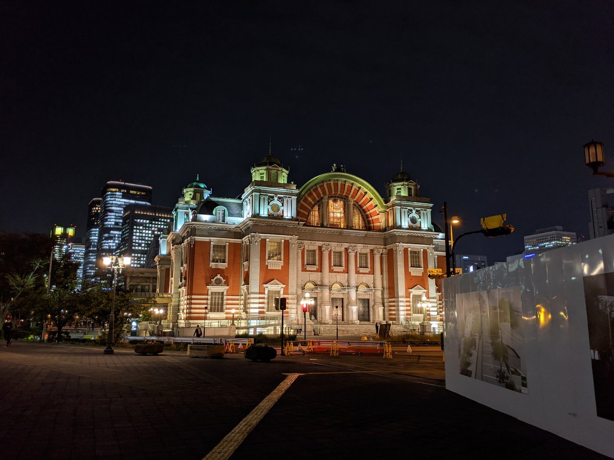 Cjk Shenlong 大阪中之島公会堂 Pixel3 左が夜景モード 右はノーマル