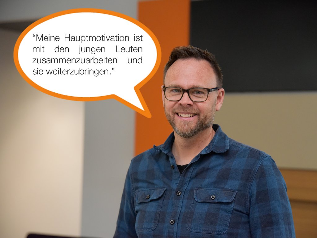 OpaccLernende's tweet photo. Marco ist bereits seit 1998 bei der Opacc. Seit 2002 bildet er Lernende aus. Wir erhielten einen exklusiven Einblick in die Arbeit eines Ausbildners. Mehr findest du unter: https://t.co/F8zRqiDDu8
#opacclernende #opacccampus #opacc #mediamatiker #portraet #ausbildner #interview https://t.co/lk3sH55nmw