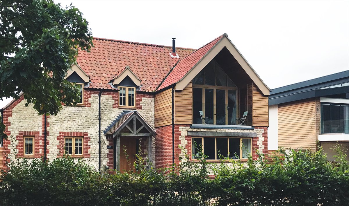 BecoWallform's tweet image. Two #Wallform homes, built side-by-side at the same time, now complete, and completely different. The versatility of building with #ICF