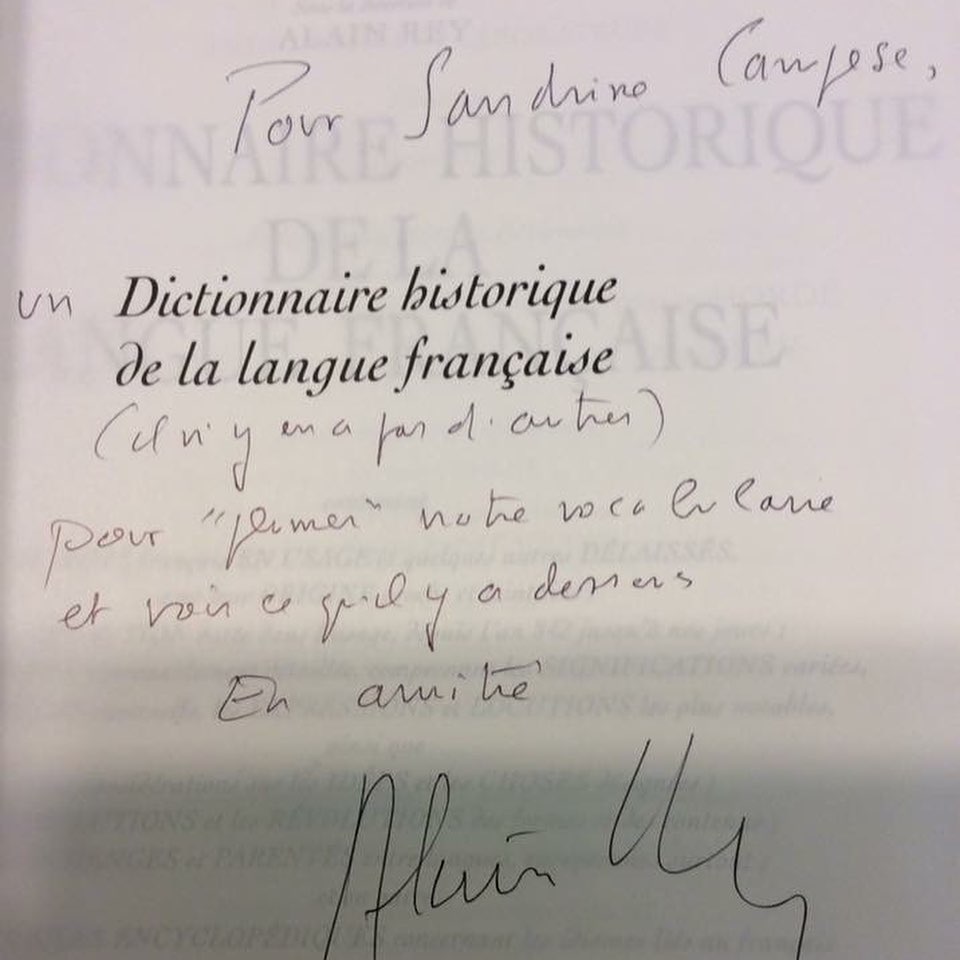laplumeapoil's tweet photo. Promis, cher Alain Rey, je continuerai à "plumer notre vocabulaire et voir ce qu’il y a dessous"🌷. Vous avez été pour moi une vraie source d’admiration, d’inspiration. Du fond du cœur, merci🕯. #AlainRey #Rey #RIPAlainRey #lexicographe #linguiste #LeRobert #dictionnaireLeRobert https://t.co/oMl3qPPBeQ