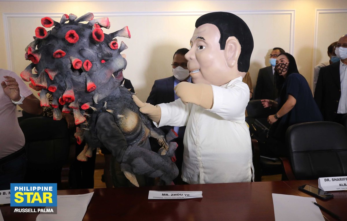 onenewsph's tweet image. A mascot of Pres. Duterte punches a COVID-19 mascot on Wednesday during a press conference pushing for free COVID-19 vaccination. 👊🤜🦠

(via @PhilippineStar)