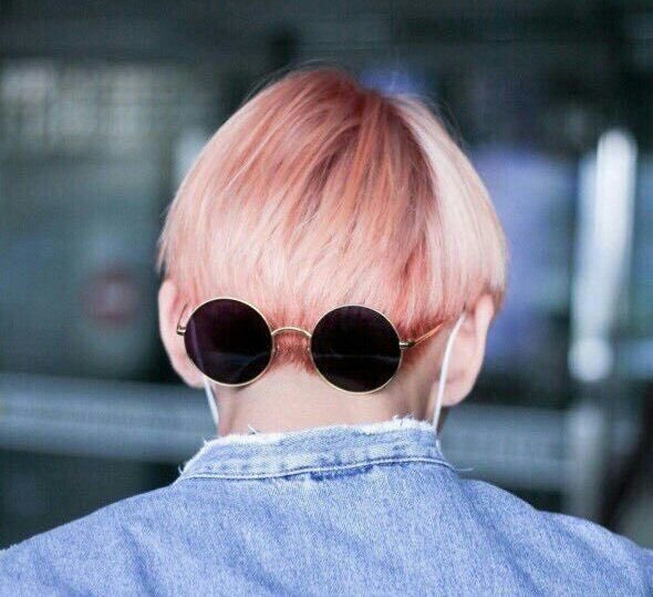 dazzytae's tweet photo. Some things never changed 😎😎
#KimTaehyung #BTSV #BTS_POPUP https://t.co/258H6Iu737