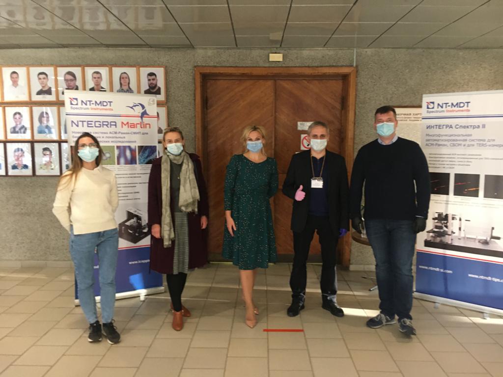 VladimirKotoff's tweet photo. Features of communication with users of equipment #NTMDT at the conference during COVID19! Chernogolovka, 27-29 of October 2020 #nanotechnology #atomicforcemicroscopy #AFM #SPM #TERS #RAMAN #SSNOM #spectroscopy #SCANNINGPROBE #nanoscience #MICROSCOPY https://t.co/Qo5fuGgk9a https://t.co/LZHKEbugTD